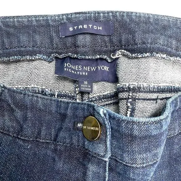 Jones New York Bootcut Women's size 16 Dark Wash Blue Denim jeans - Picture 2 of 4